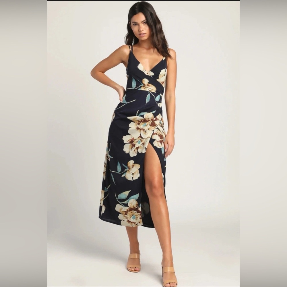 Lulus Sz Small Draw You Close Navy Blue Floral Sleeveless Surplice Midi Dress